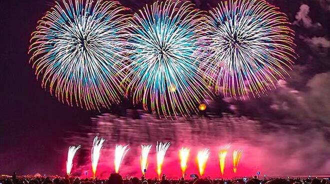 Estate 2021, a Cinecittà World torna lo spettacolo dei fuochi d’artificio