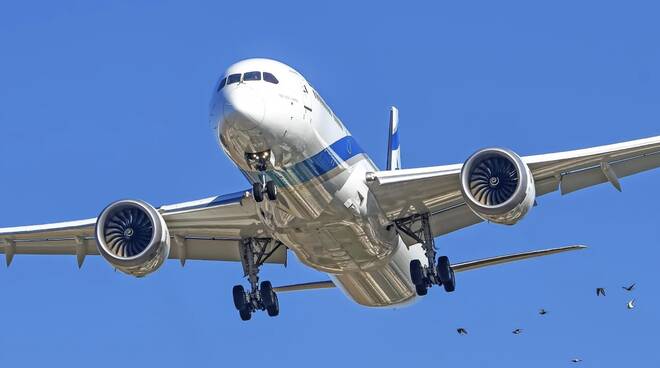 Fumo e paura sul volo diretto a Fiumicino: l’aereo atterra a Cipro