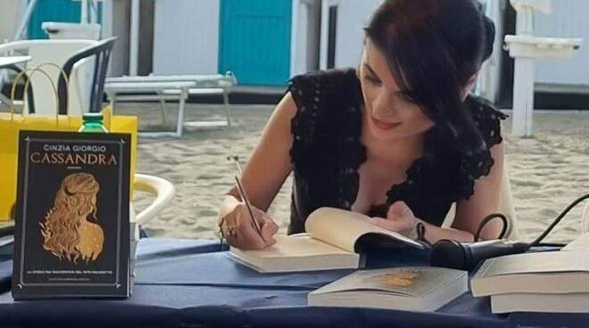 “Libri in spiaggia per lettori d’aMare”: il programma della rassegna ideata da “Ostia incontra l’Autore”