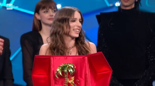 Sanremo 2024: trionfa Angelina Mango con “La noia”