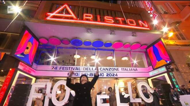 Sanremo ha il suo “Aristonello”: show di Fiorello