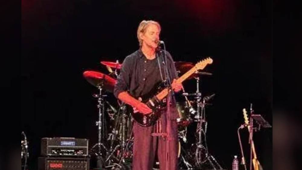 Ed O’Brien porta a Milano il suo viaggio musicale con Blue Morpho